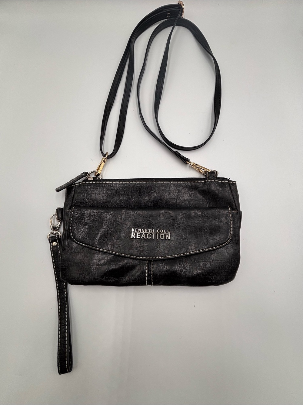 Black Kenneth Cole Reaction Purse Small Crossbody Long Strap Zip Closure